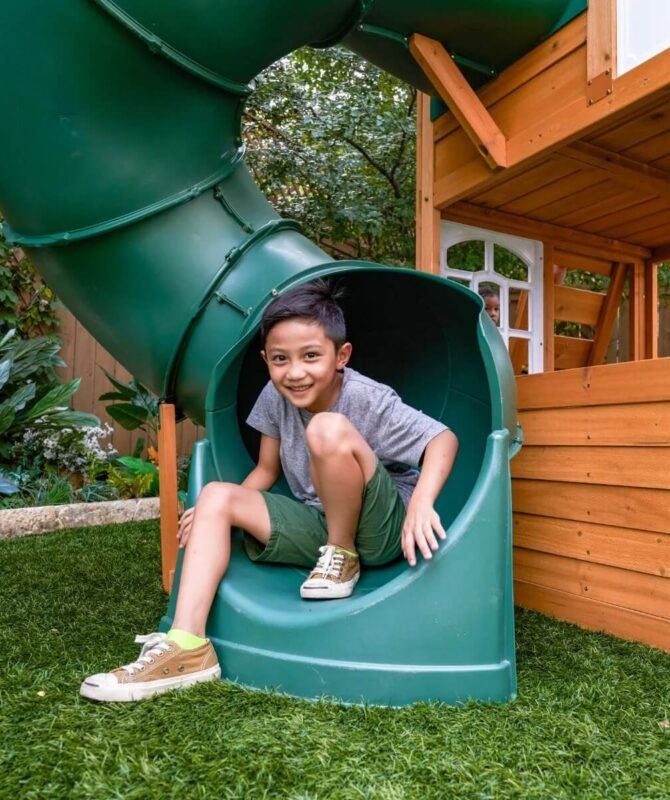 KIDS PLAY AREA - Image 5