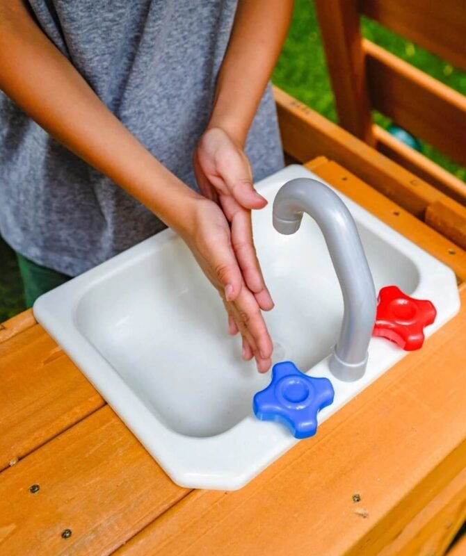 KIDS PLAY AREA - Image 9